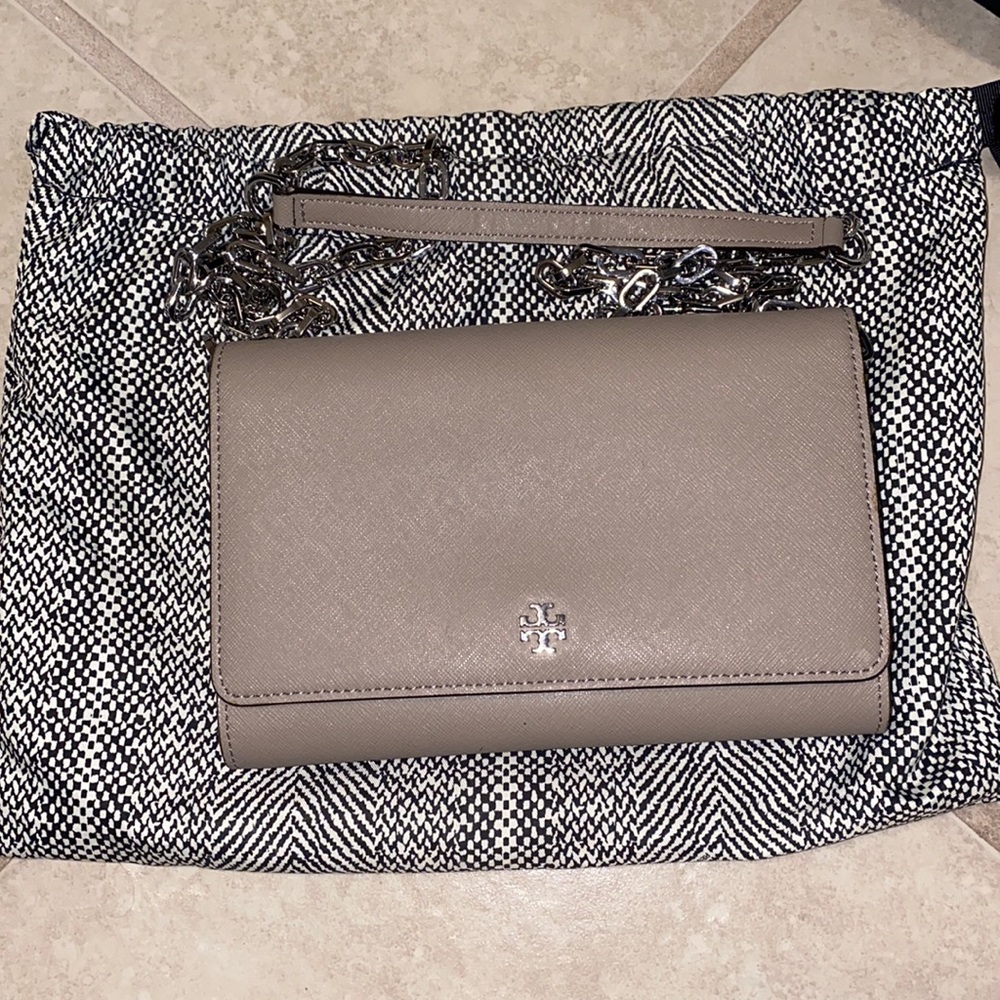 Gray Tory Burch wallet on chain crossbody